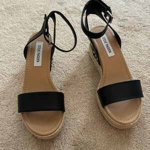 Steve Madden Chaser Wedge Sandal size 8 in black. Like new. Worn once.
